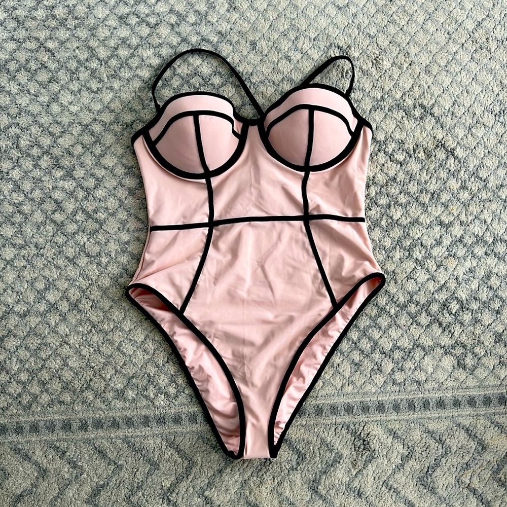 Never worn forever 21 one piece bathing suit